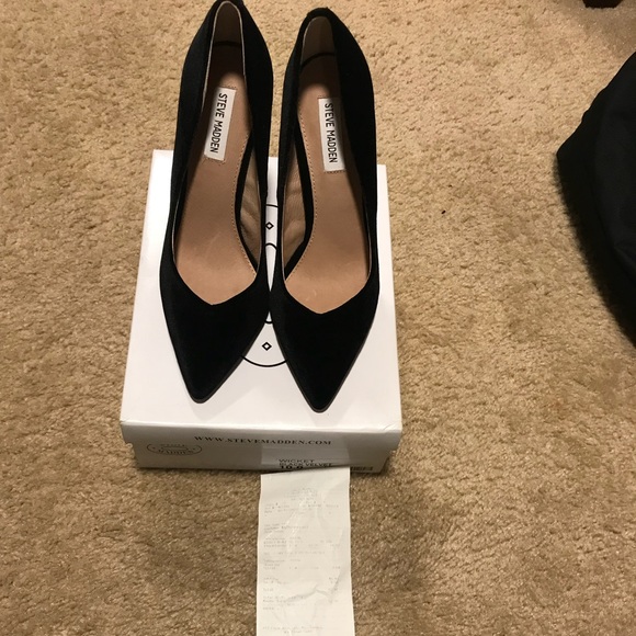 Steve Madden Shoes - Steve Madden velvet ‘Wicket’ heels